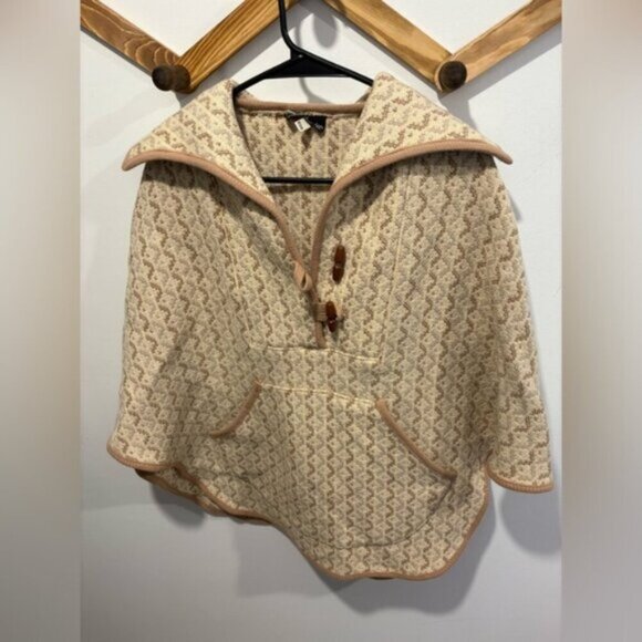 'A Dafydd Snowdon Design' Cream Welsh Wool Tapestry Cape - Picture 5 of 13